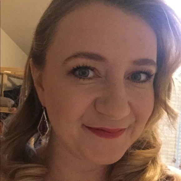 Meet your Posher, Keely - Picture 3 of 8